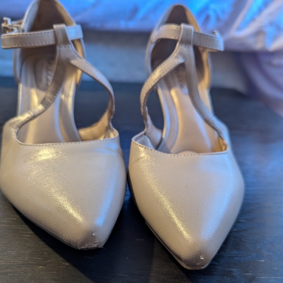 Abella Tan Stiletto Heels 7.5 - Picture 4 of 6